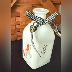 Charming White Unicorn Vase with Heart Charm